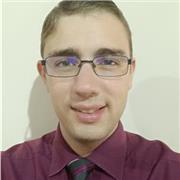 Spanisch- und Portugiesisch-Tutor, der von der Sekundarstufe bis hin zu Erwachsenen jeden unterrichtet.